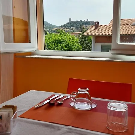 B&B La Terrazza Del Sole Alojamento de Acomodação e Pequeno-almoço Bosa